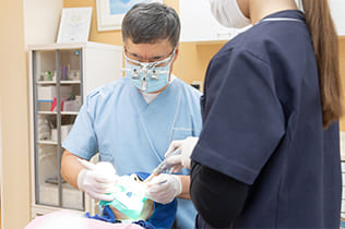 根管へのアクセスと隔離